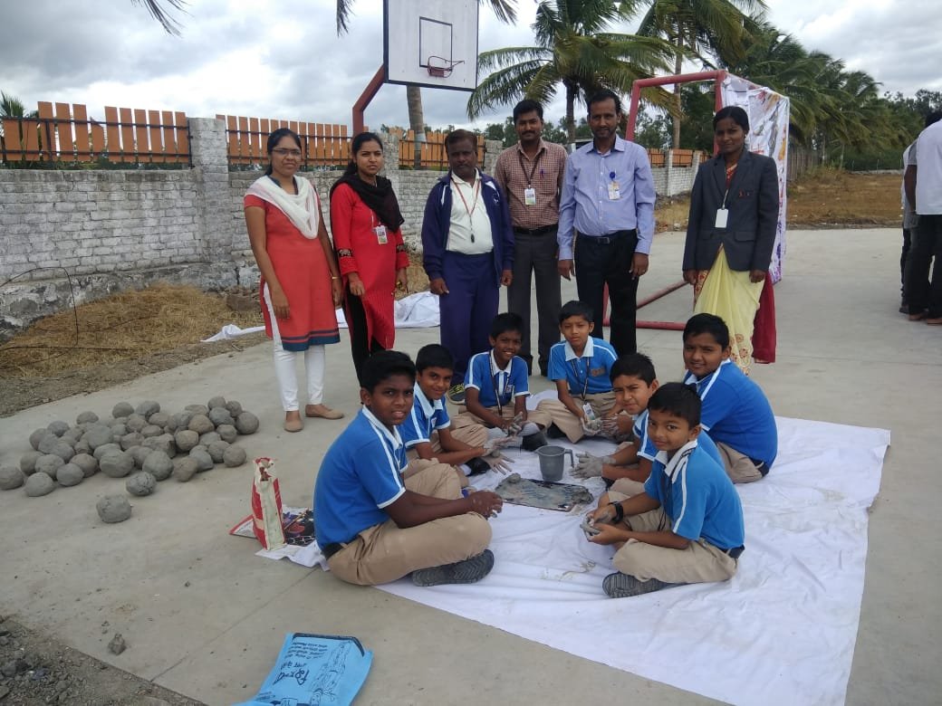 Students learning together
